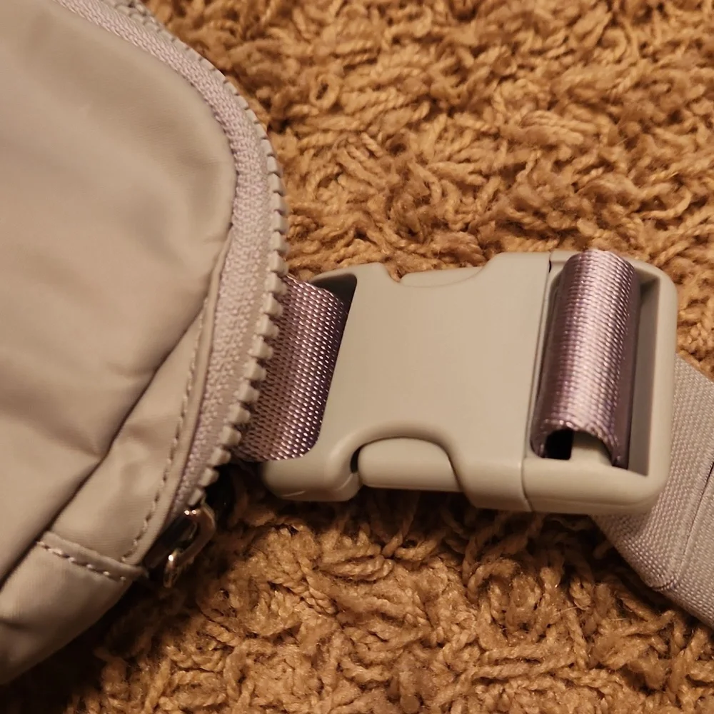 lululemon athletica Light Gray Crossbody Bag - Picture 11 of 12